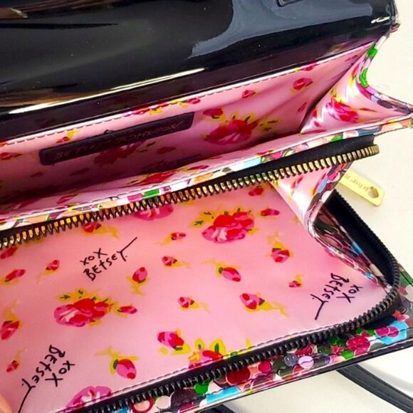 BETSY JOHNSON Bag Crossbody Xodanie Rainbow Patent Leather Bow Multicolor - Picture 4 of 10